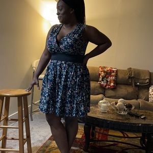 Gap floral dress *drawstring around waste